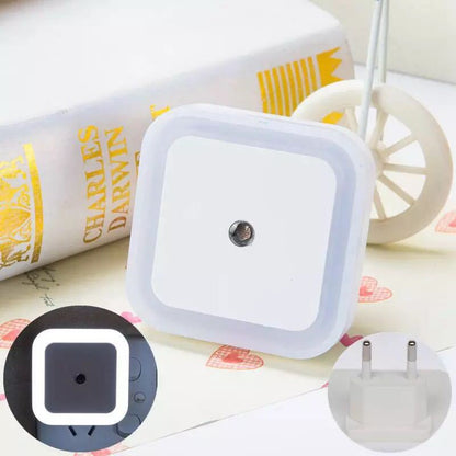 🌞Dê as boas-vindas à primavera com 50% de desconto!✨ Candeeiro de noite inteligente LED com sensor de luz – Automático e economizador de energia | Luz suave e agradável aos olhos
