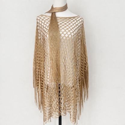 Poncho feminino em rede com aberturas e borla